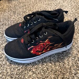 Heelys Black and Red Flame Skate Shoes Youth Size 6